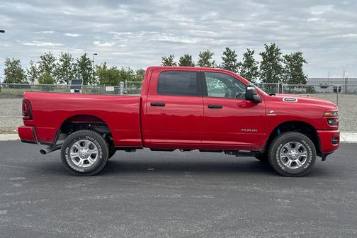 Flame Red Clearcoat 2026 RAM 2500 Big Horn Crew Cab 4x4 6'4' Box