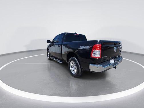 Diamond Black Crystal Pearlcoat 2021 RAM 1500 Big Horn/Lone Star