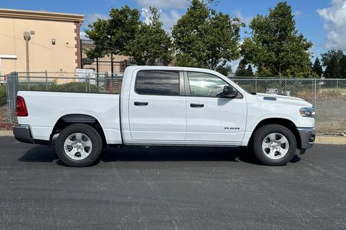 Bright White Clearcoat 2026 RAM 1500 Big Horn/Lone Star