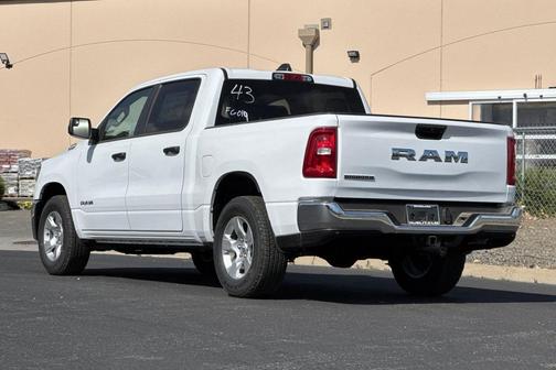 Bright White Clearcoat 2026 RAM 1500 Big Horn/Lone Star