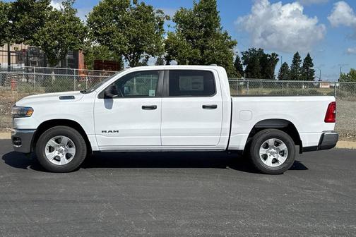 Bright White Clearcoat 2026 RAM 1500 Big Horn/Lone Star