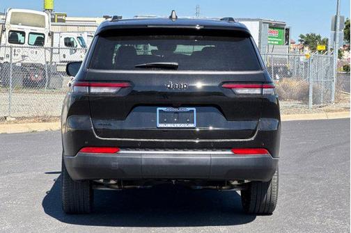Diamond Black Crystal Pearlcoat 2026 Jeep Grand Cherokee L Limited
