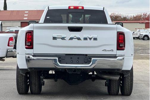 2026 RAM 3500 Tradesman Crew Cab 4x4 8' Box