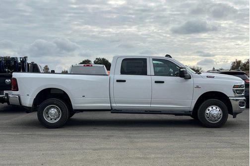 2026 RAM 3500 Tradesman Crew Cab 4x4 8' Box