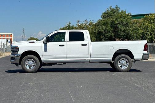 2025 RAM 3500 Tradesman Crew Cab 4x4 8' Box