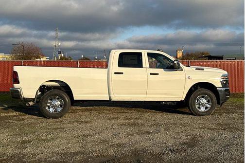 2026 RAM 2500 Tradesman Crew Cab 4x4 8' Box