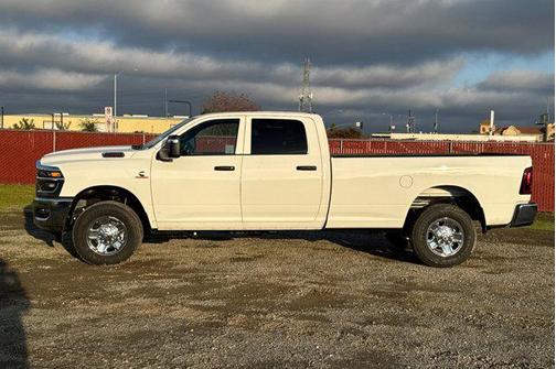 2026 RAM 2500 Tradesman Crew Cab 4x4 8' Box