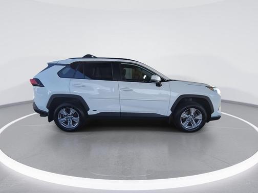 Ice 2024 Toyota RAV4 Hybrid XLE