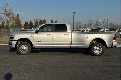2026 RAM 3500 Laramie Crew Cab 4x4 8' Box