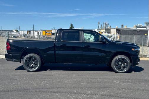 Diamond Black Crystal Pearlcoat 2026 RAM 1500 Big Horn/Lone Star