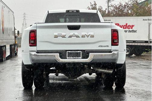 2026 RAM 3500 Tradesman Crew Cab 4x4 8' Box