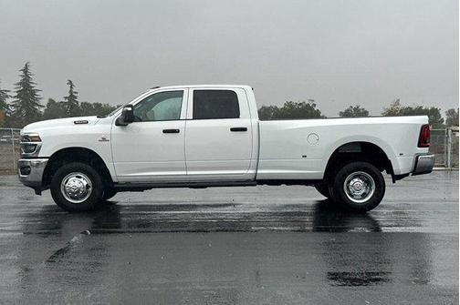 2026 RAM 3500 Tradesman Crew Cab 4x4 8' Box