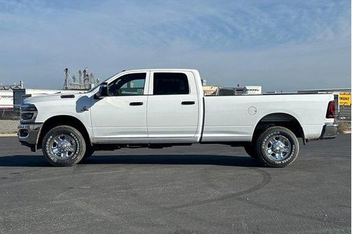 2026 RAM 2500 Tradesman Crew Cab 4x4 8' Box