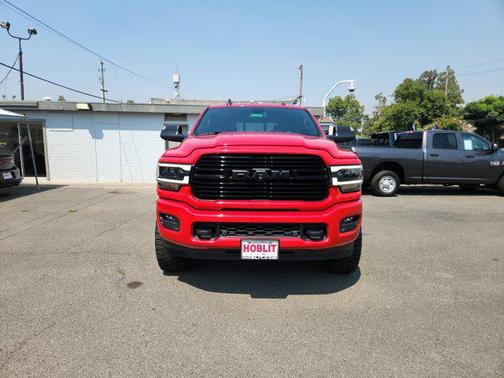 2020 RAM 2500 Laramie Crew Cab 4X4 6'4' Box