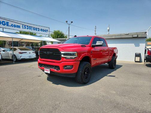 2020 RAM 2500 Laramie Crew Cab 4X4 6'4' Box