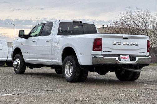 2026 RAM 3500 Laramie Crew Cab 4x4 8' Box