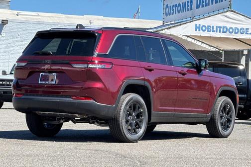 Velvet Red Pearlcoat 2026 Jeep Grand Cherokee Altitude