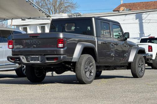 Granite Crystal Metallic Clearcoat 2026 Jeep Gladiator Sport S