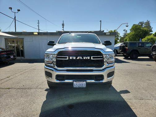 2020 RAM 2500 Tradesman Crew Cab 4X4 8' Box