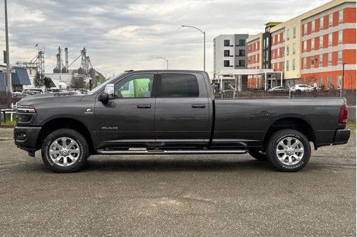 2026 RAM 3500 Laramie Crew Cab 4x4 8' Box