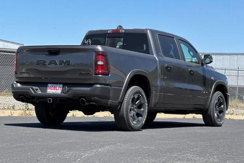 Granite Crystal Metallic Clearcoat 2026 RAM 1500 Big Horn/Lone Star