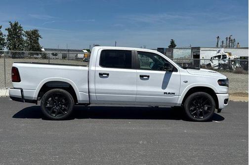 Ivory White Tri-Coat Pearlcoat 2026 RAM 1500 Laramie