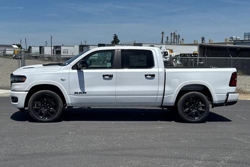 Ivory White Tri-Coat Pearlcoat 2026 RAM 1500 Laramie