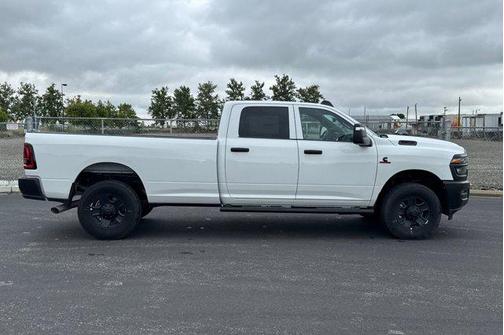 Bright White Clearcoat 2026 RAM 3500 Tradesman Crew Cab 4x4 8' Box