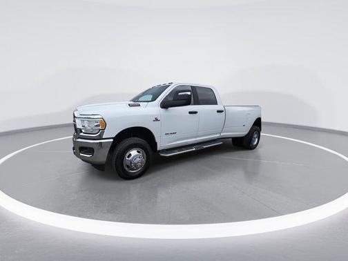 2024 RAM 3500 Big Horn Crew Cab 4x4 8' Box