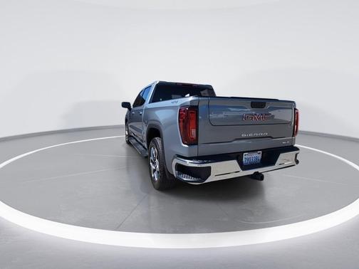 Sterling Metallic 2024 GMC Sierra 1500 SLT
