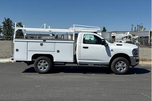 Bright White Clearcoat 2026 RAM 3500 Tradesman/Big Horn