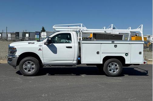 Bright White Clearcoat 2026 RAM 3500 Tradesman/Big Horn