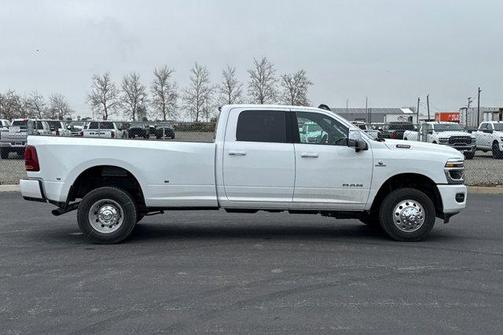 2026 RAM 3500 Laramie Crew Cab 4x4 8' Box