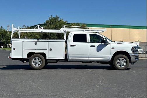 2025 RAM 3500 Tradesman/Big Horn
