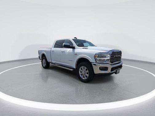 2020 RAM 3500 Laramie Crew Cab 4x4 6'4' Box