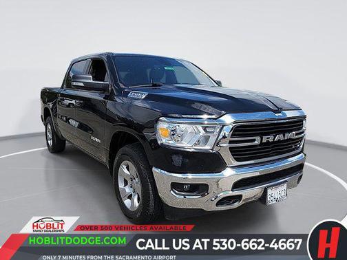 Diamond Black Crystal Pearlcoat 2021 RAM 1500 Big Horn/Lone Star