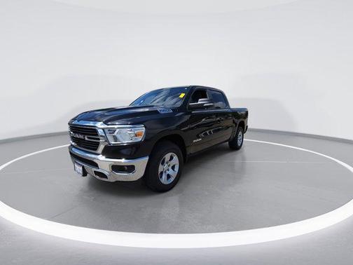 Diamond Black Crystal Pearlcoat 2021 RAM 1500 Big Horn/Lone Star