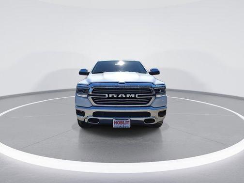 Ivory White Tri-Coat Pearlcoat 2019 RAM 1500 Laramie