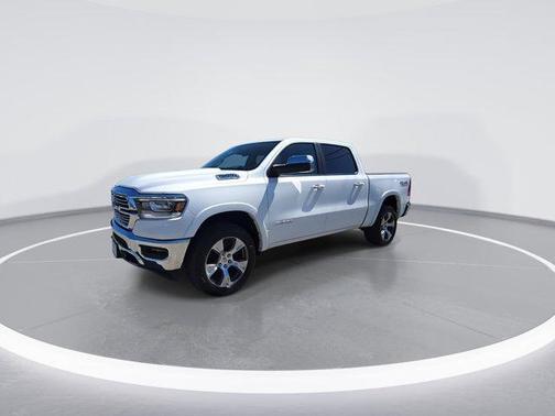 Ivory White Tri-Coat Pearlcoat 2019 RAM 1500 Laramie