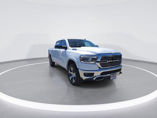 Ivory White Tri-Coat Pearlcoat 2019 RAM 1500 Laramie