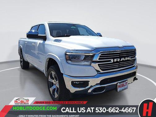 Ivory White Tri-Coat Pearlcoat 2019 RAM 1500 Laramie