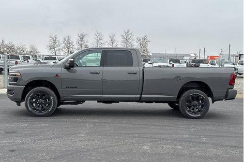 2026 RAM 3500 Laramie Crew Cab 4x4 8' Box