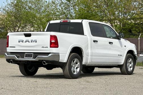 Bright White Clearcoat 2026 RAM 1500 Big Horn/Lone Star