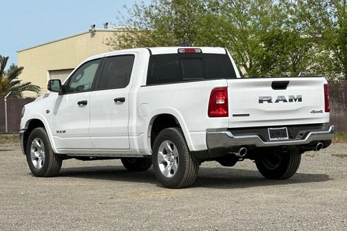 Bright White Clearcoat 2026 RAM 1500 Big Horn/Lone Star
