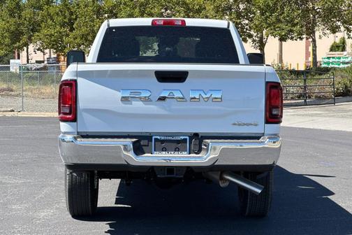 Bright White Clearcoat 2026 RAM 3500 Tradesman Crew Cab 4x4 6'4' Box