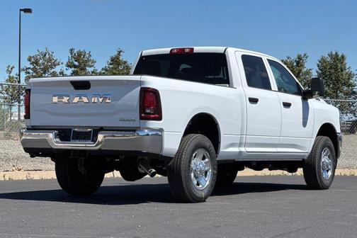 Bright White Clearcoat 2026 RAM 3500 Tradesman Crew Cab 4x4 6'4' Box