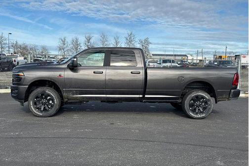 2026 RAM 3500 Laramie Crew Cab 4x4 8' Box