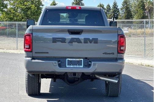 Ceramic Gray Clearcoat 2026 RAM 3500 Big Horn Crew Cab 4x4 8' Box