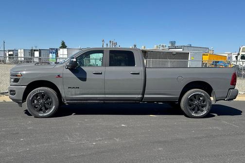 Ceramic Gray Clearcoat 2026 RAM 2500 Laramie Crew Cab 4x4 8' Box