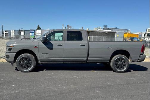 Ceramic Gray Clearcoat 2026 RAM 2500 Laramie Crew Cab 4x4 8' Box